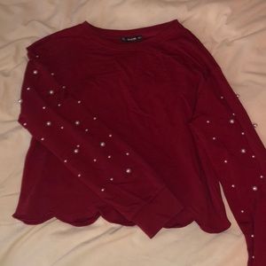 Long sleeved crop top, with pearls on sleeves